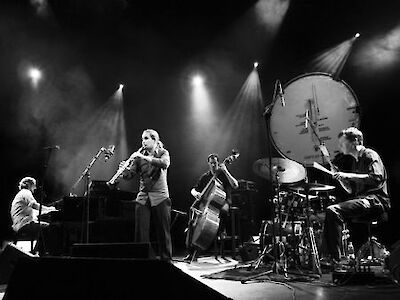 Ankündigungsmotiv für die Veranstaltung No Tango + Emile Parisien Quartett